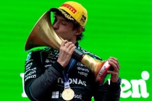 世界杯比赛在线观看软件-F1中国站夺首冠 安东内利：下一位伟大的世界冠军？